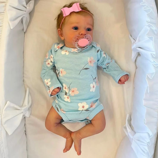 ๐ถ๐ผ Bambola Reborn Felicia 46cm - Occhi Aperti Blu, Capelli Radicati a Mano, Dettagli Iperrealisti!
Sembra vera! Pelle 3D con vene visibili, perfetta per collezionisti e regali emozionali. ๐โจ