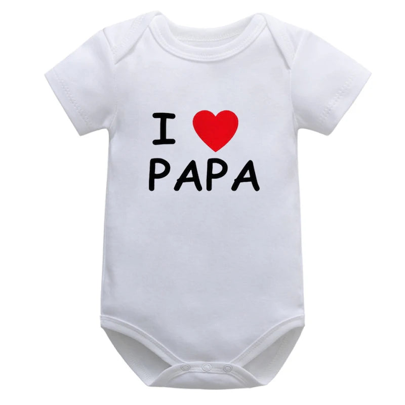 TUTINA IN COTONE "MOM+DAD=ME" - Morbida, Divertente e Piena d'Amore!