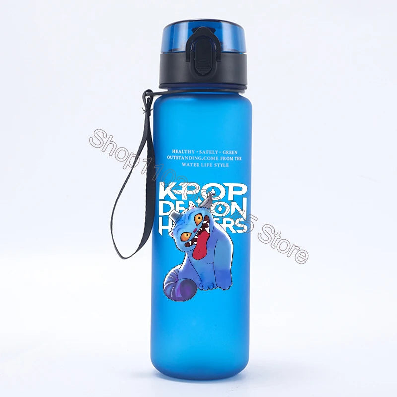 💖 Borraccia KPop Demon Hunters - Cute, Grande Capacità, Design Kawaii!
Perfetta per fan del KPop! Impermeabile, leggera e super trendy. 🎵💦