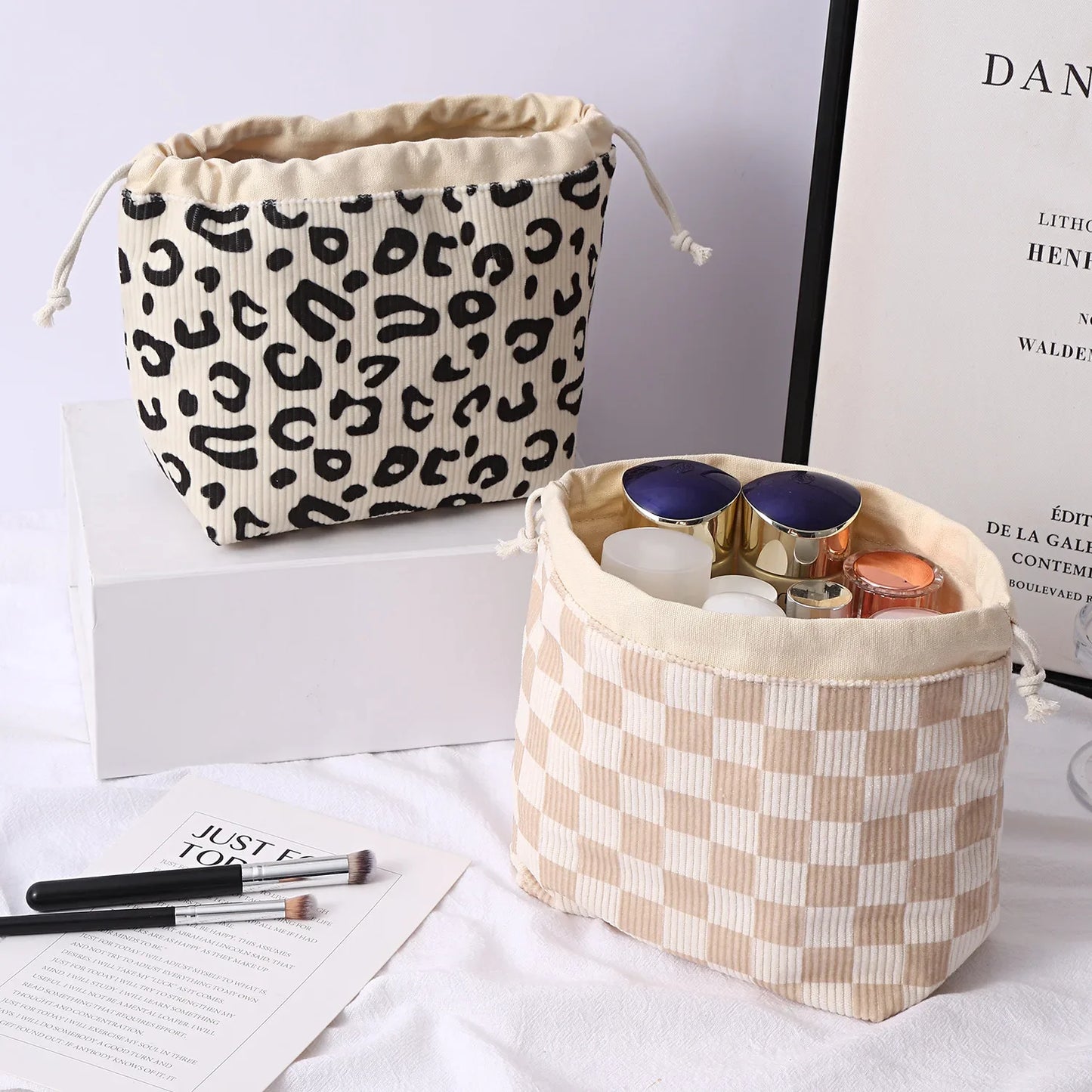 🎀 Borsa trucco velluto scozzese con organizer stile college! ✨ #Moda2025