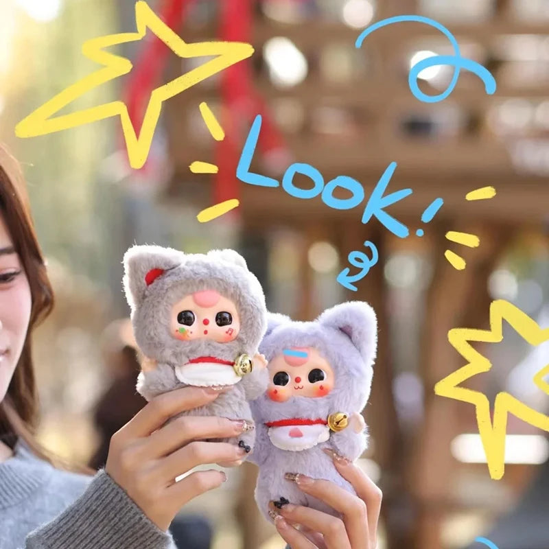 😻 Scatola Cieca Tre Gatti Billionari - Peluche Sorpresa + Ciondolo!
Colleziona tutti i personaggi! Perfetto per regali e decorazioni. 🎁