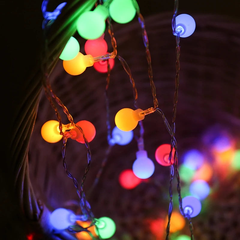 ✨ Luci LED a Sfera - 10 Metri, Alimentazione USB/Batteria, per Esterni e Decorazioni Natalizie!
Crea un'atmosfera magica in giardino, matrimoni o feste! Impermeabili e facili da installare.