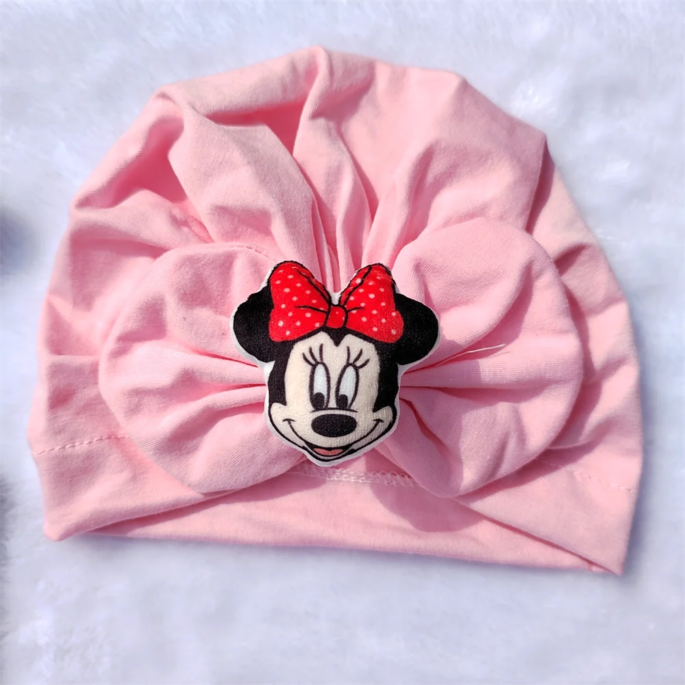 Set Neonato Minnie Mouse – Scarpe, Cappellino, Body in Cotone, Catenella Ciuccio