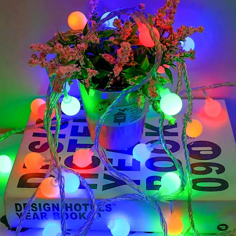 ✨ Luci LED a Sfera - 10 Metri, Alimentazione USB/Batteria, per Esterni e Decorazioni Natalizie!
Crea un'atmosfera magica in giardino, matrimoni o feste! Impermeabili e facili da installare.
