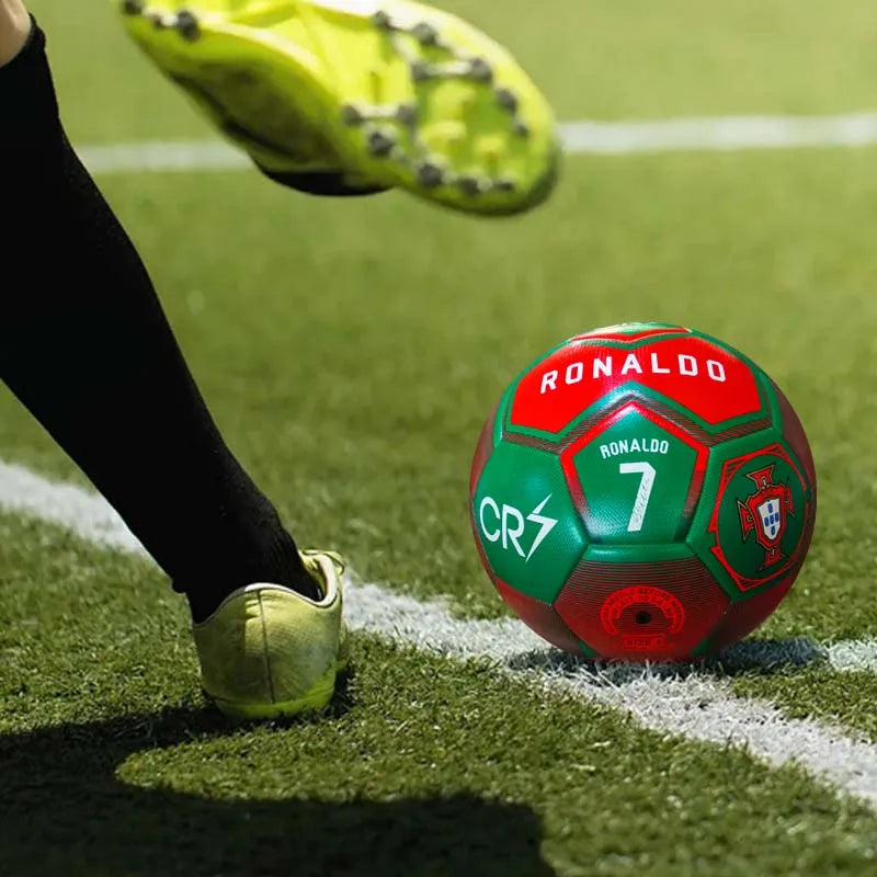 ⚽ Pallone da Calcio Alta Qualità - Official Size 4/5, PU Senza Cuciture, per Match e Allenamento!
Perfetto per campi erba e sintetico. Risposta di precisione e durata estrema!