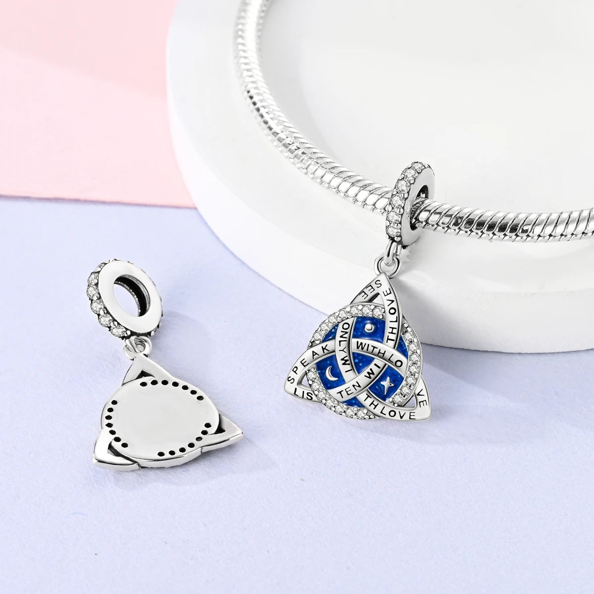 π Bracciale Charm Argento 925 - Perle Blu, Gioielli Fai Da Te, Design Moderno e Minimalista
Crea il tuo gioiello unico! Perle in argento sterling e charm eleganti. π¨β¨