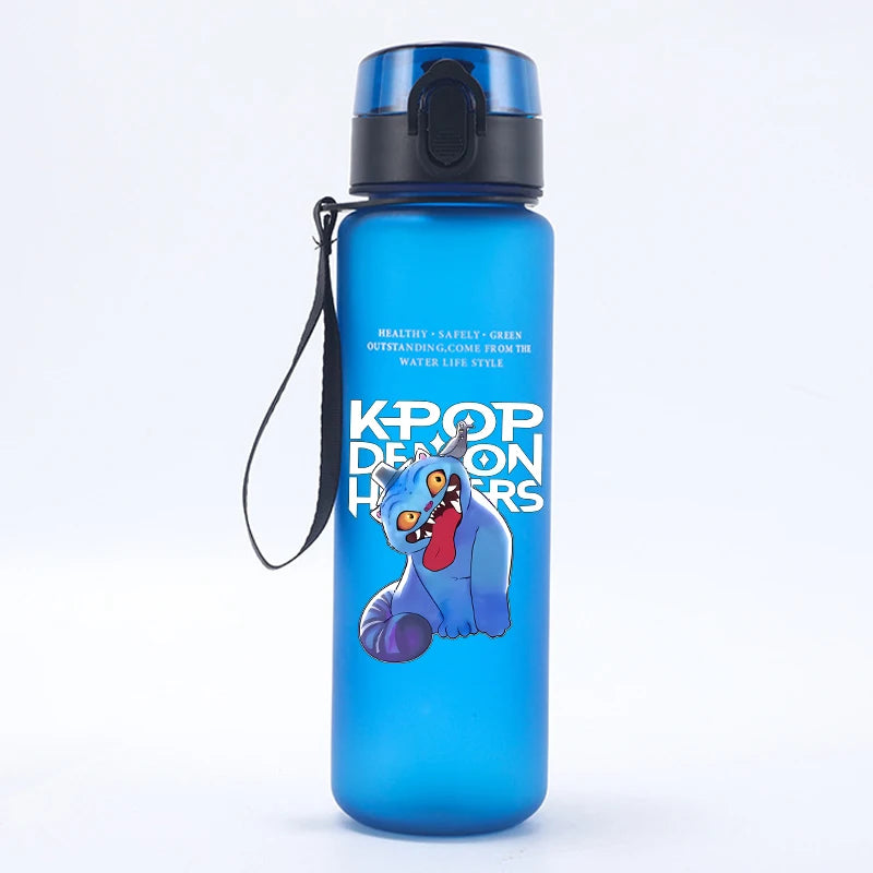 💖 Borraccia KPop Demon Hunters - Cute, Grande Capacità, Design Kawaii!
Perfetta per fan del KPop! Impermeabile, leggera e super trendy. 🎵💦