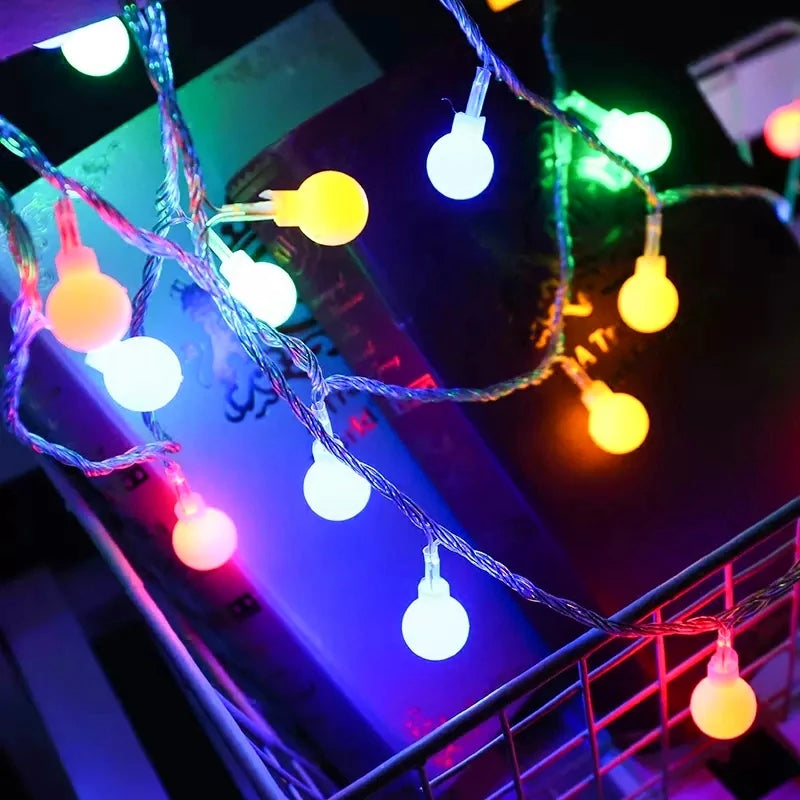✨ Luci LED a Sfera - 10 Metri, Alimentazione USB/Batteria, per Esterni e Decorazioni Natalizie!
Crea un'atmosfera magica in giardino, matrimoni o feste! Impermeabili e facili da installare.