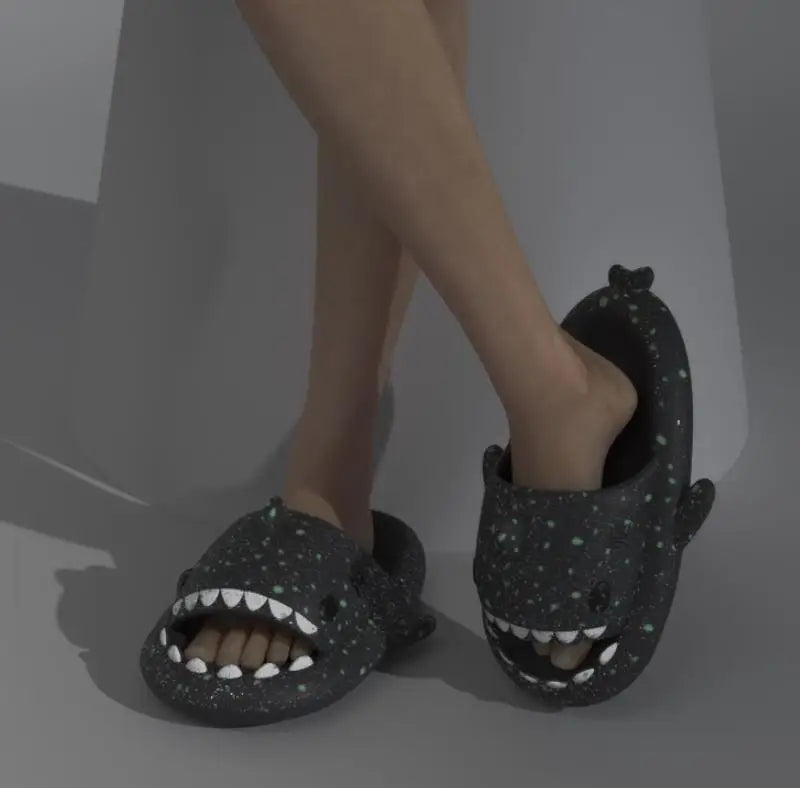 Pantofole Squalo Luminose per Uomo e Donna Scarpe Estive Moda Casa & Spiaggia