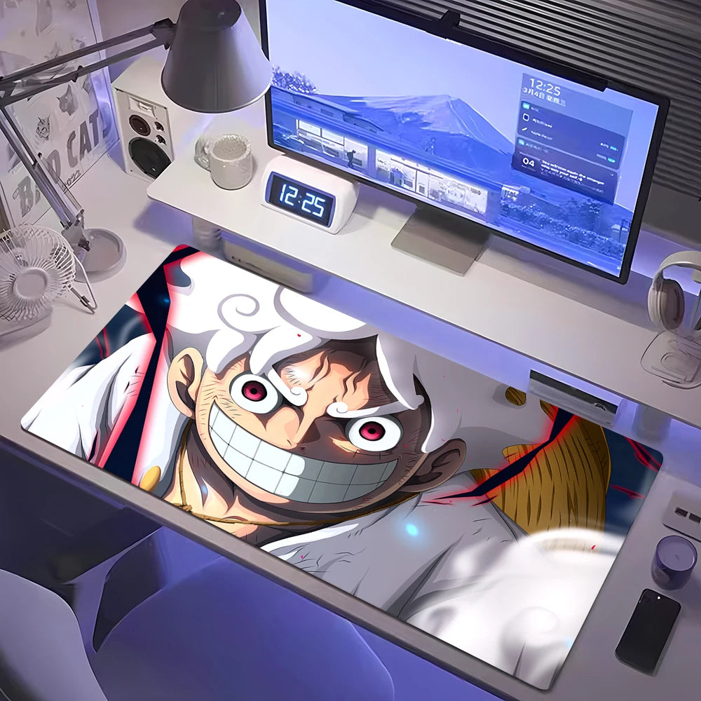 🏴‍☠️ Tappetino Mouse One Piece XXL - 900x400mm, Design Anime, per Gaming!
Superficie ultra-liscia, base in gomma antiscivolo. Perfetto per fan e gamer! 🎮🔥