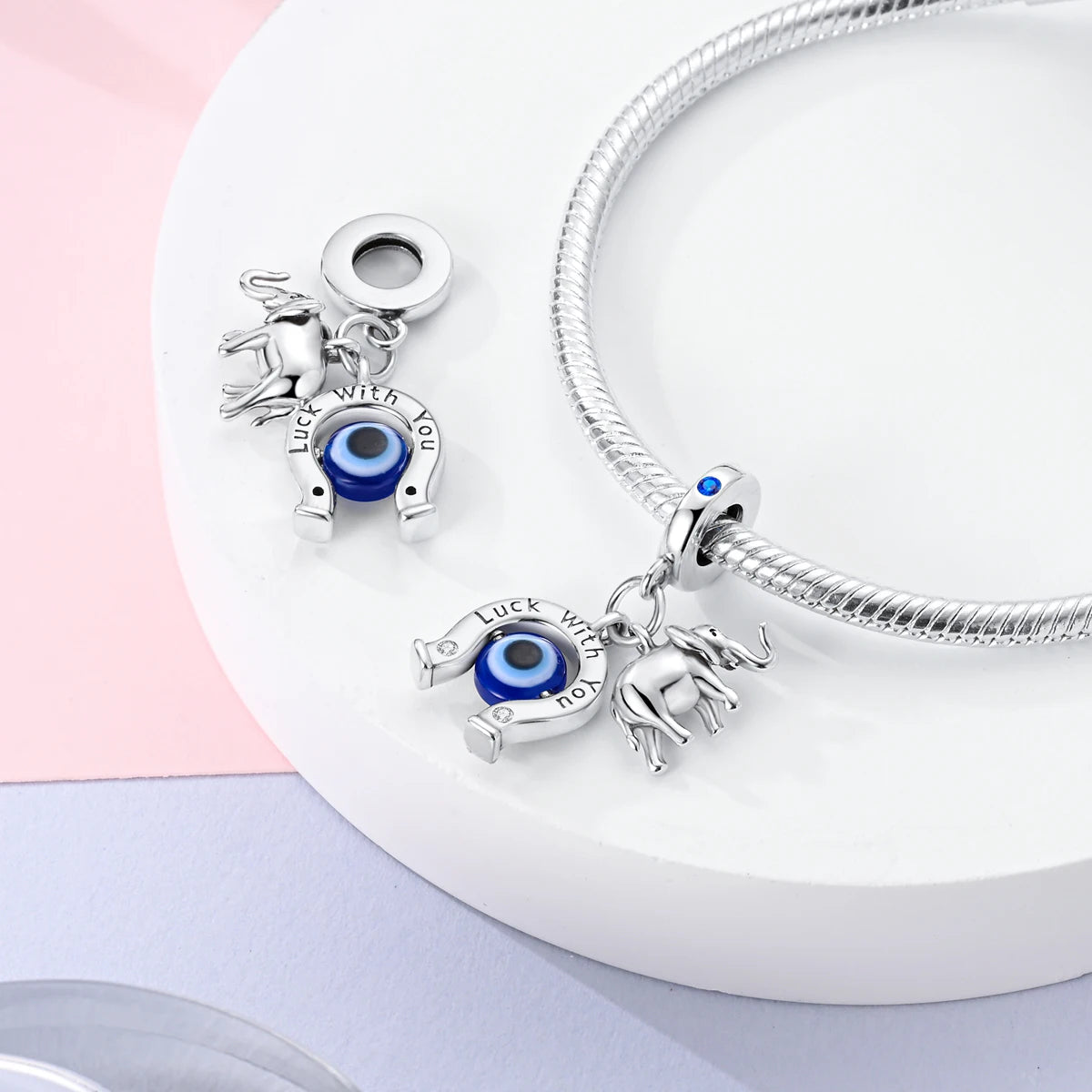 💙 Bracciale Charm Argento 925 - Perle Blu, Gioielli Fai Da Te, Design Moderno e Minimalista
Crea il tuo gioiello unico! Perle in argento sterling e charm eleganti. 🎨✨