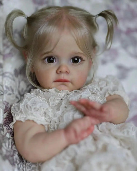 👶🏼 Bambola Reborn Maggie 60cm - Silicone Iperrealista, Capelli Radicati a Mano
Capolavoro handmade con dettagli da collezione. Perfetta per appassionati e regali emozionali!