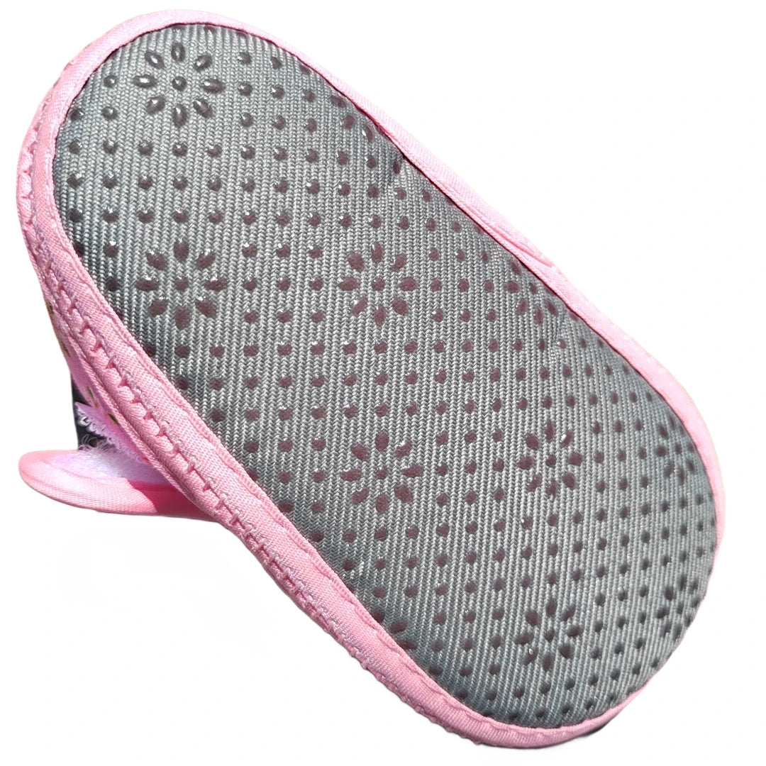 Set Neonato Minnie Mouse – Scarpe, Cappellino, Body in Cotone, Catenella Ciuccio