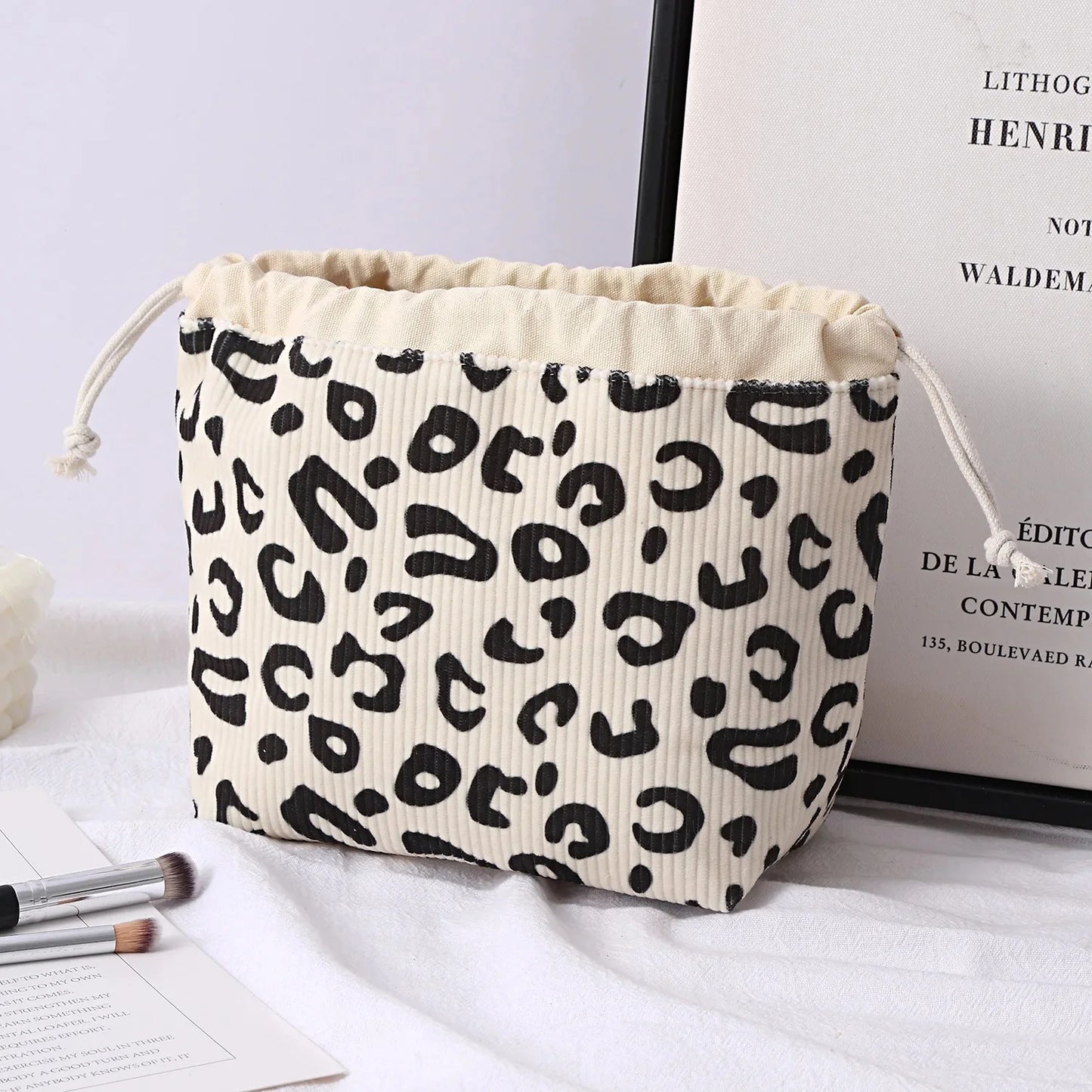 🎀 Borsa trucco velluto scozzese con organizer stile college! ✨ #Moda2025