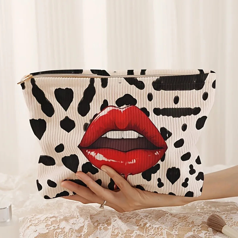 💄 Makeup Bag Leopardo & Labbra Rosse – Elegante e Spaziosa!